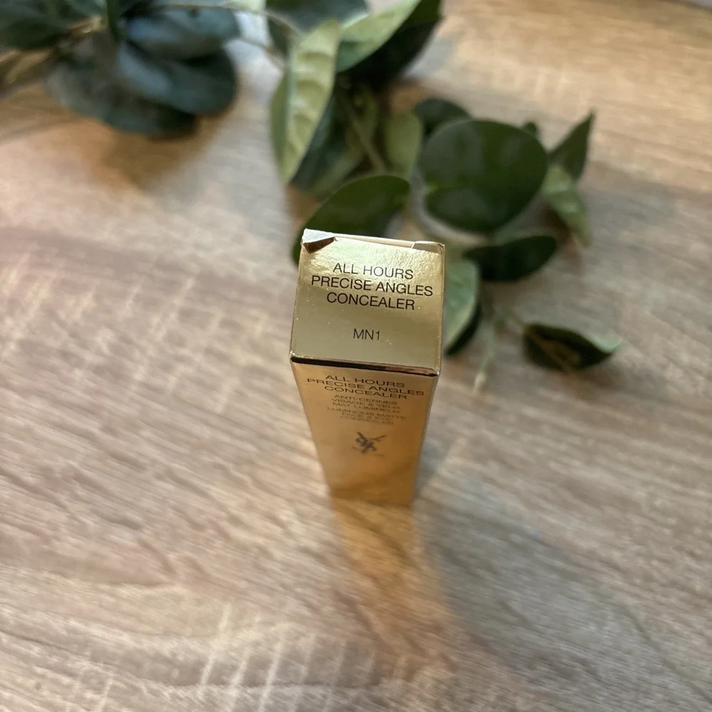 Yves Saint Laurent All Hours Precise Angles Face & Eye Concealer LW7 NIB